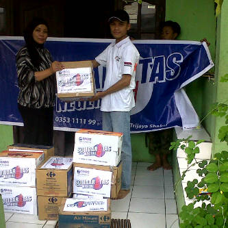 Korban Banjir di Pesing Garden Kedoya Utara